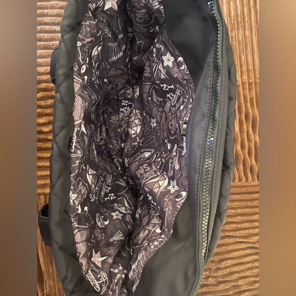 Steve Madden Overnight Bag - Picture 5 of 7